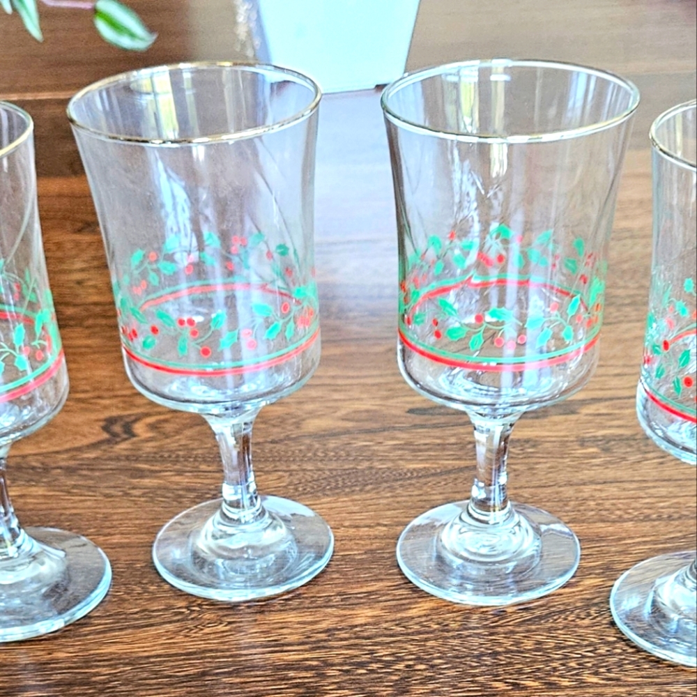 Vintage 1986 Stemmed Christmas Glasses. Holly Design and Gold Rim